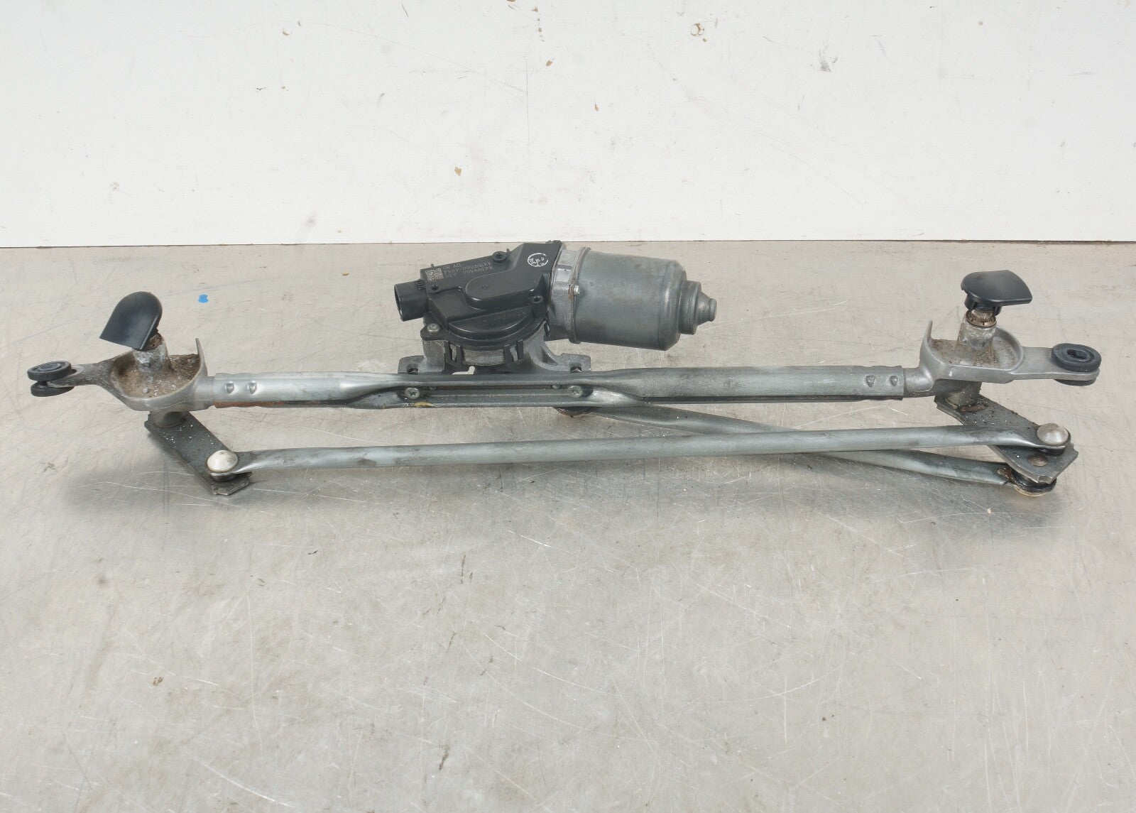 2020 - 2023 Cadillac CT4 Windshield Wiper Motor 84399856 OEM