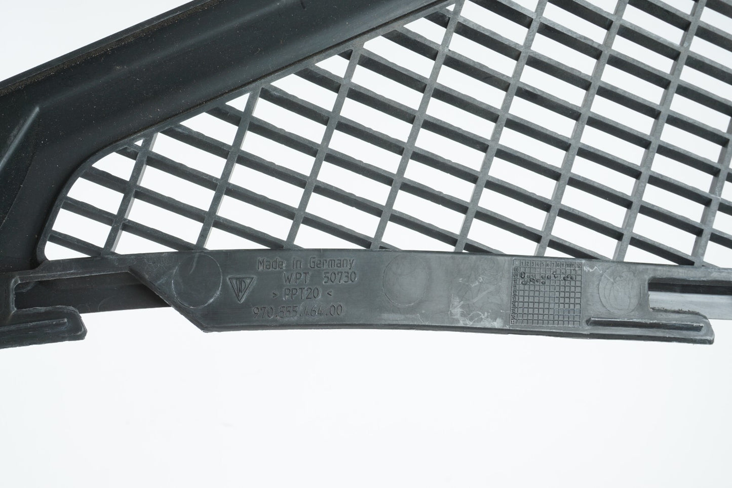 10 - 16 PORSCHE PANAMERA FRONT RIGHT WINDSHIELD WIPER VENT COWL COVER TRIM OEM