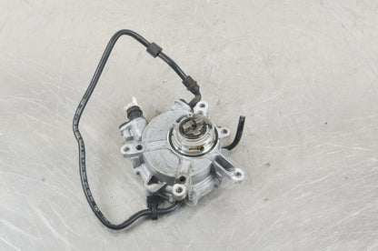 2012 - 2013 MERCEDES S550 W221 4.6L ENGINE VACUUM PUMP OEM