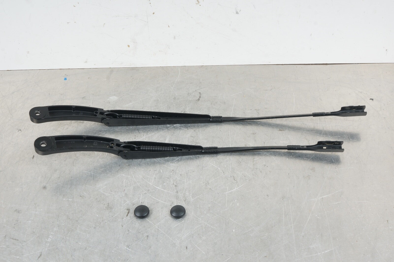 2010 - 2020 Bentley Mulsanne Windshield Wiper Arm 3Y1955410B 3Y1955409