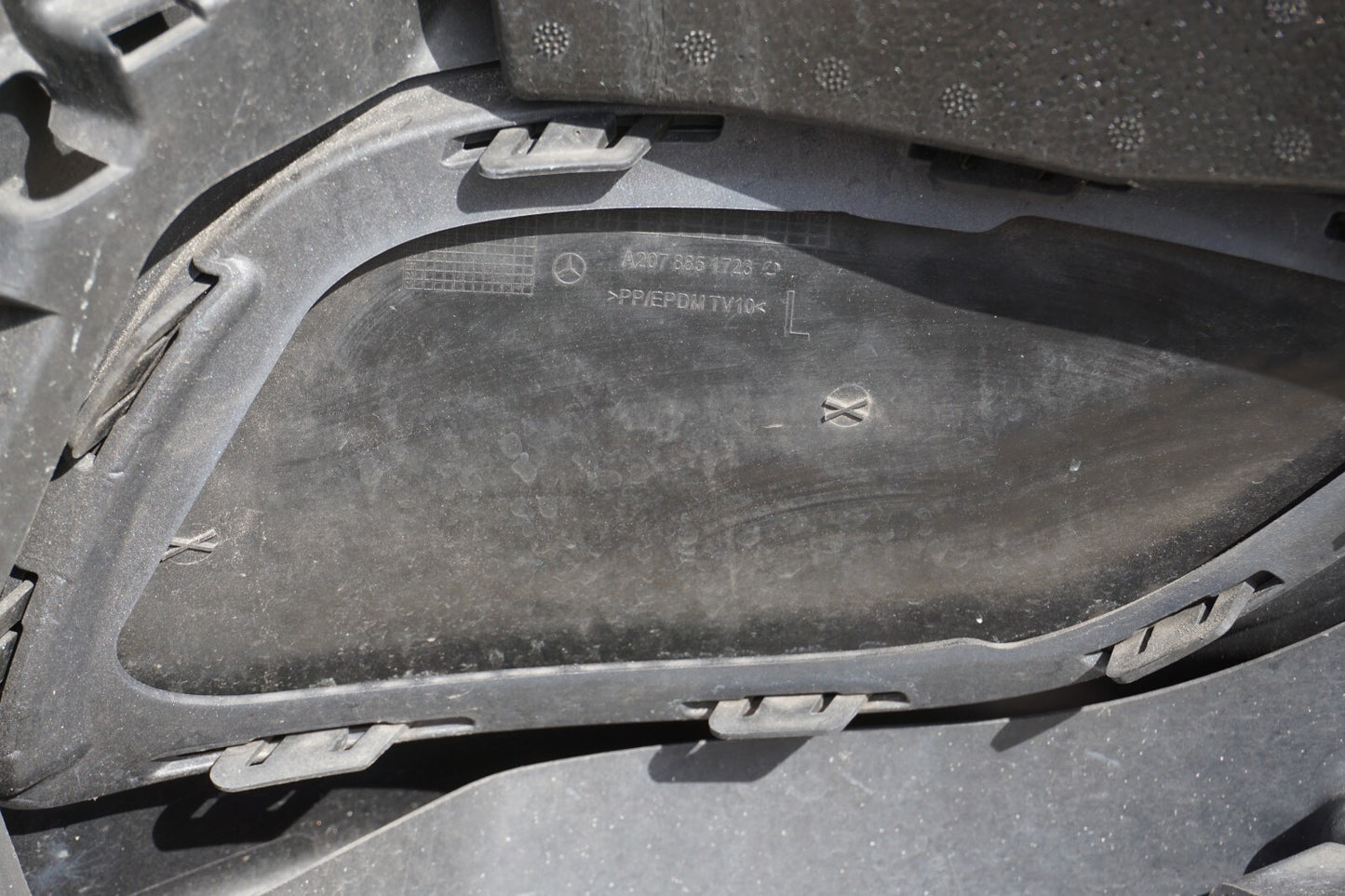 14 - 17 Mercedes W207 E350 E550 E400 Front Bumper Cover  OEM