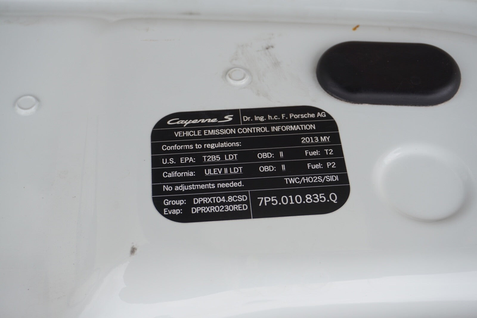 2011 - 2014 PORSCHE CAYENNE - HOOD WHITE