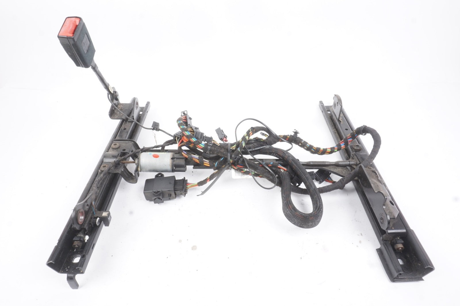 2012 - 2021 Volkswagen Passat Front Left Lower Seat Track Frame W/ Belt Buckle