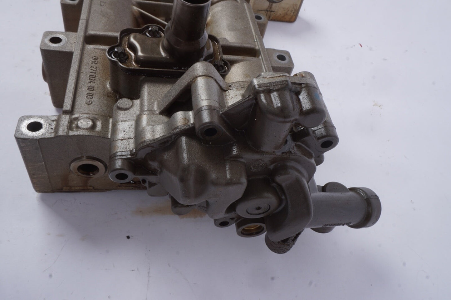 12-15 Mercedes-Benz C250 Engine Balance Shaft Housing Oil Pump OEM 55K MILES