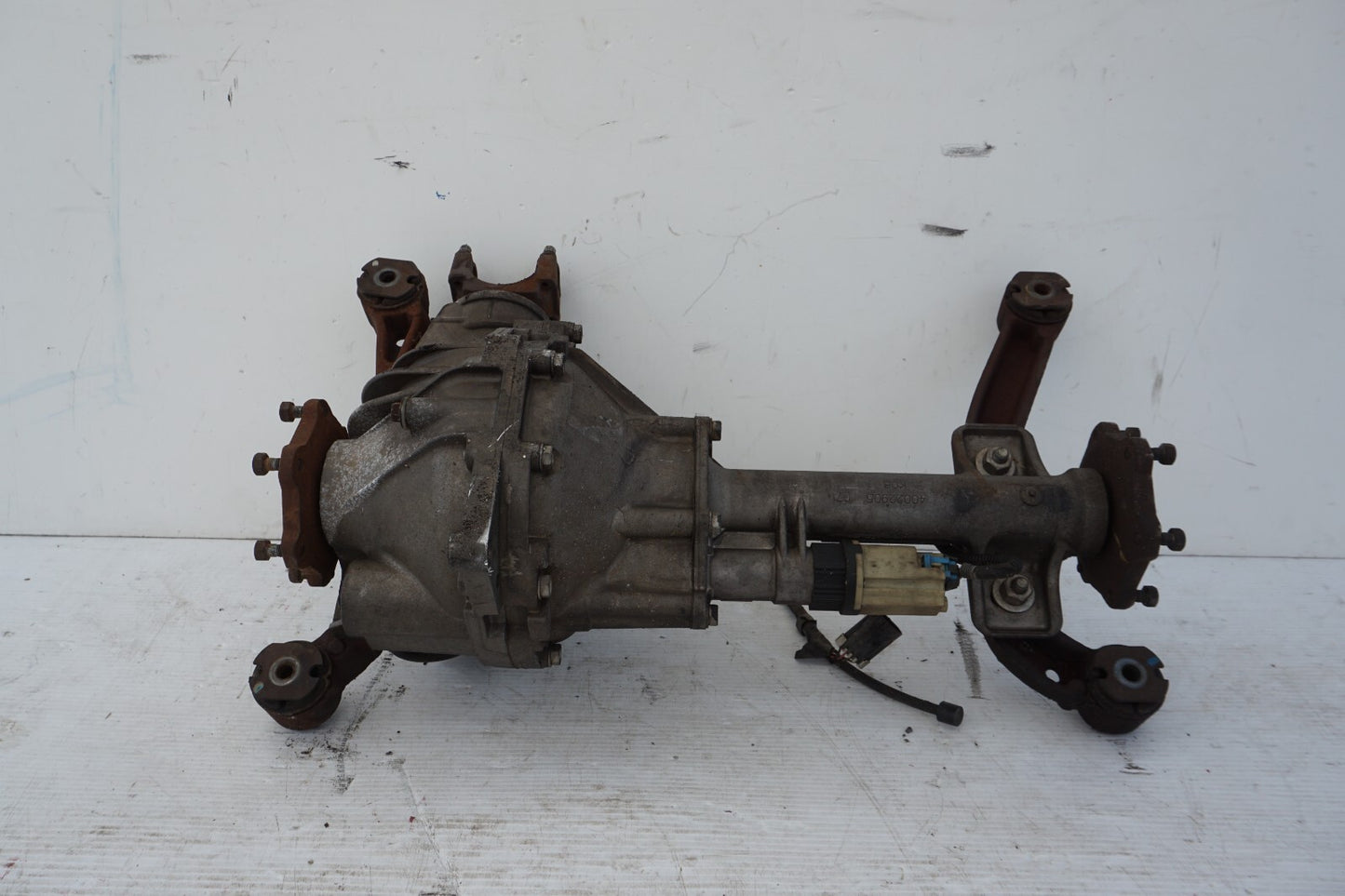 2008-2013 Chevy Silverado 1500 Front Axle Differential Carrier Assembly OEM