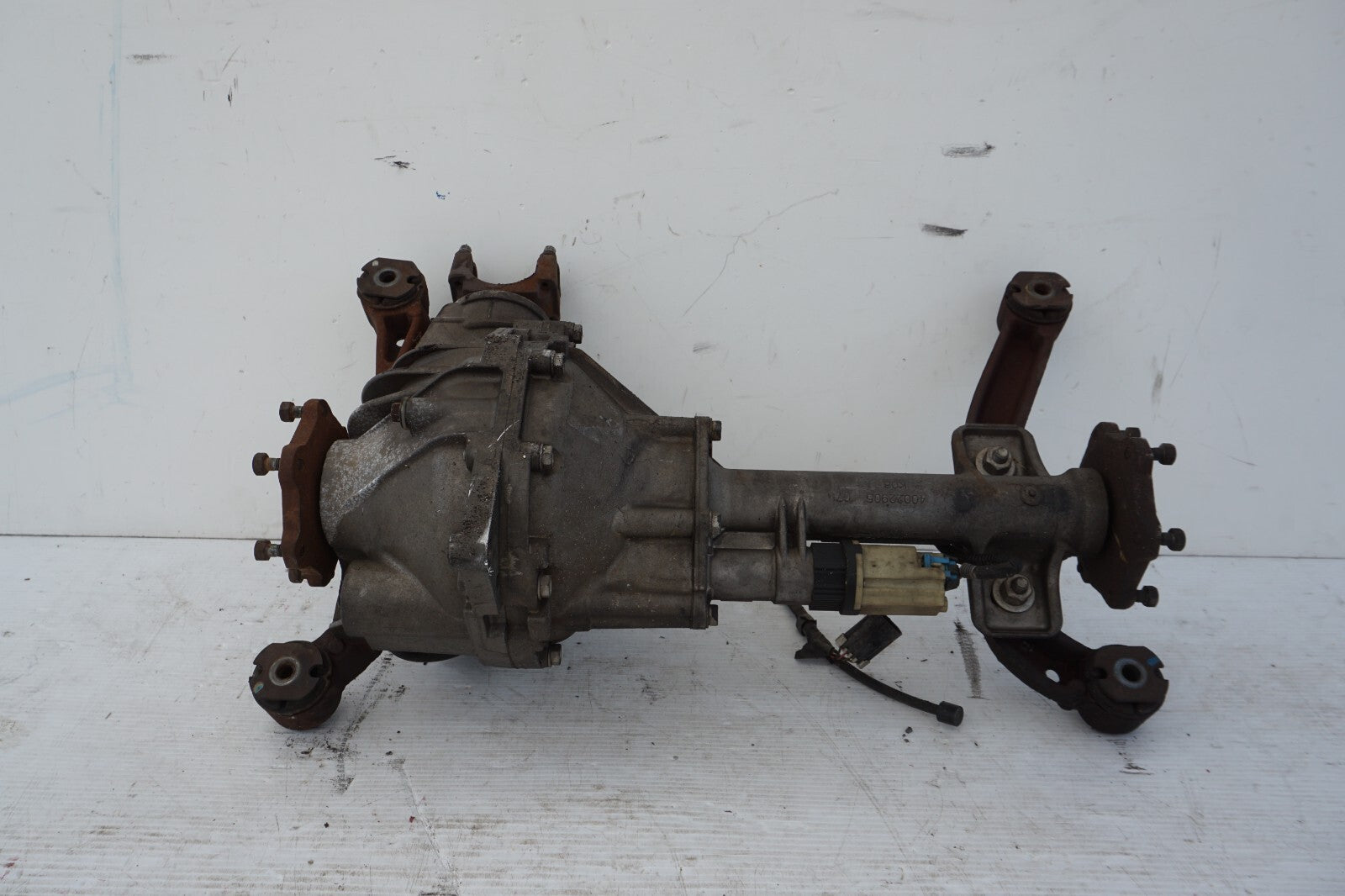 2008-2013 Chevy Silverado 1500 Front Axle Differential Carrier Assembly OEM