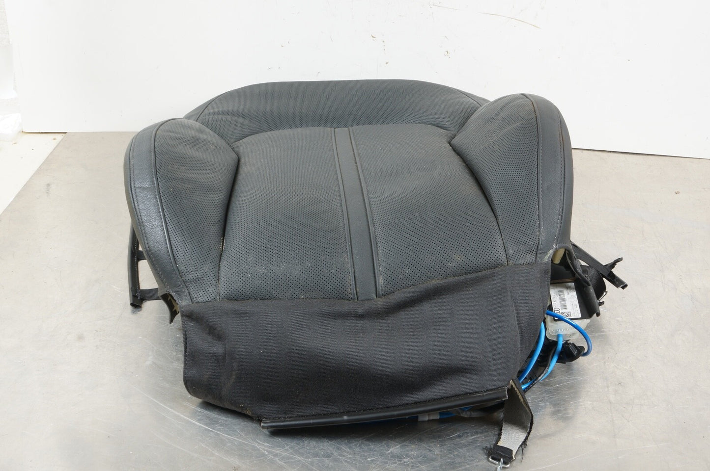 11-18 AUDI D4 A8 A8L QUATTRO FRONT UPPER CUSHION SEAT RIGHT PASSENGER OEM