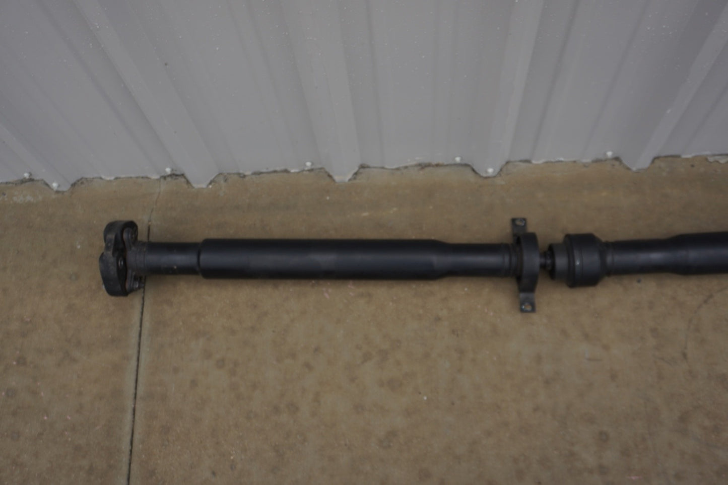 2014-2017 Maserati Ghibli 3.0L RWD Rear Driveshaft 06700085450 OEM