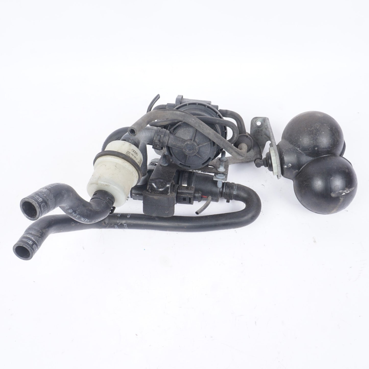2004 - 2010 Audi A8 A8L Fuel Leak Detection Pump  OEM