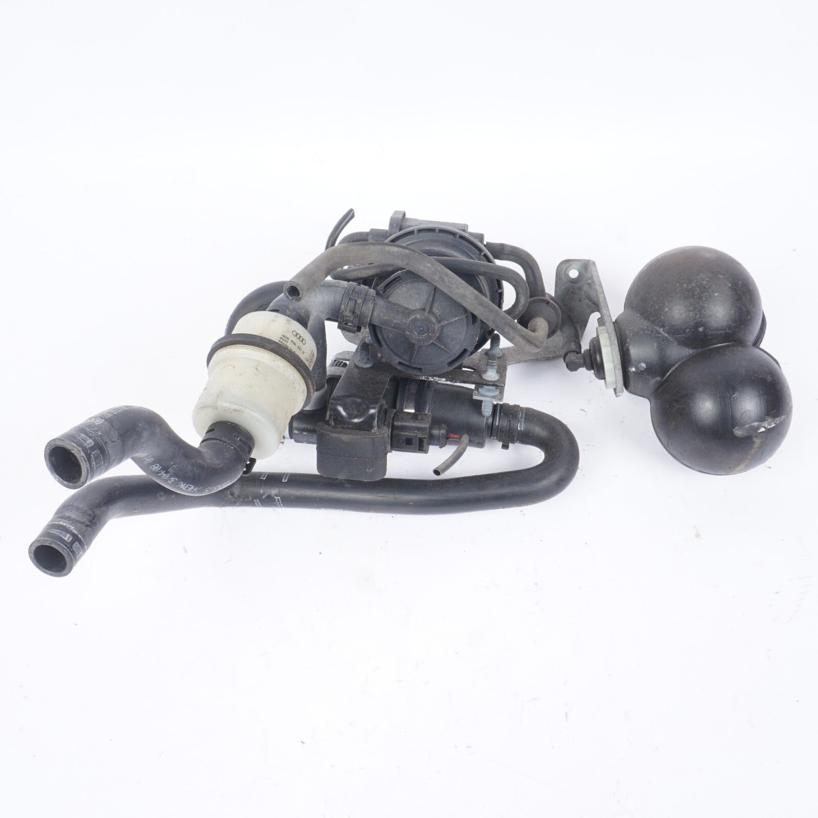 2004 - 2010 Audi A8 A8L Fuel Leak Detection Pump  OEM