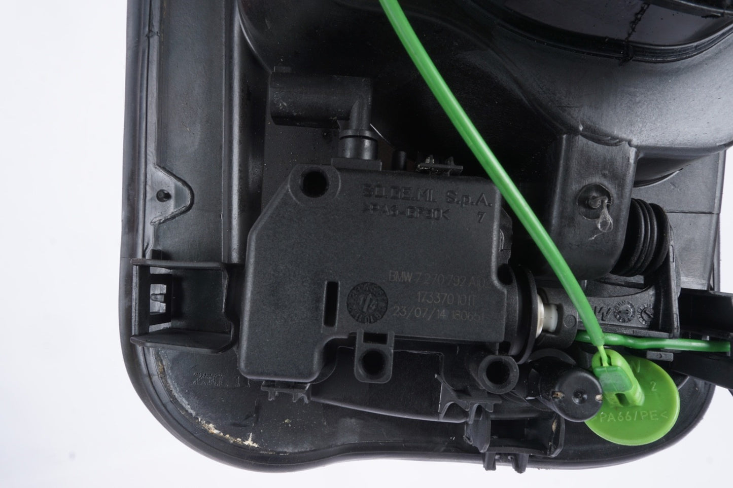 2014-2018 BMW 640I XDRIVE - GAS / FUEL Filler DOOR Bracket 7228213