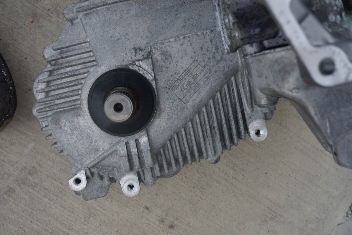11-18 Porsche Cayenne 958 4.8l Transfer Case 958341042D   OEM