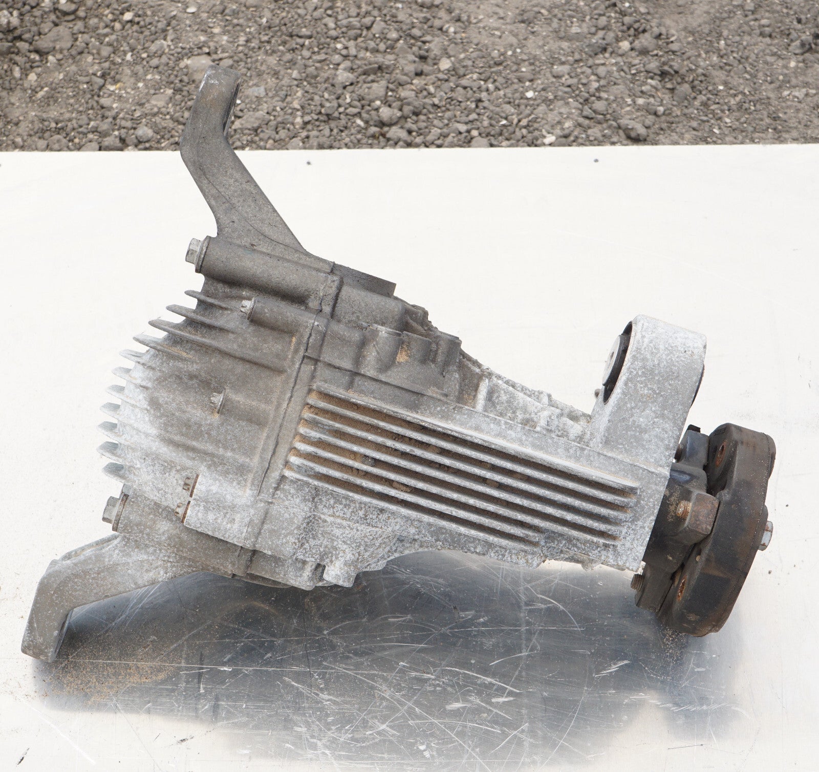 2006 - 2010 MERCEDES BENZ R350 4Matic REAR DIFFERENTIAL CARRIER A1643500314 OEM