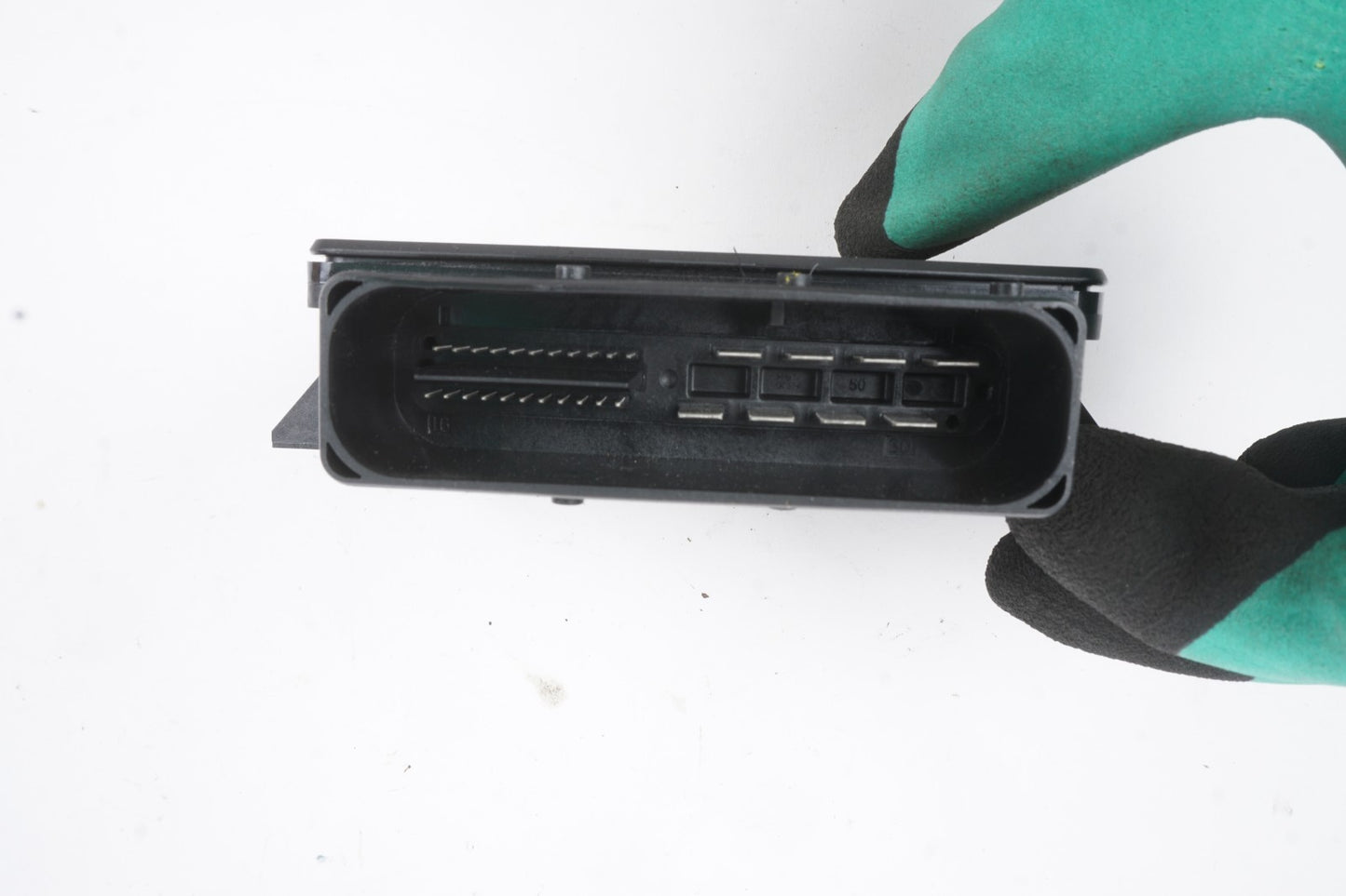 2012-2016 Mercedes ML GL Parking Brake Control Module A1669002700  OEM