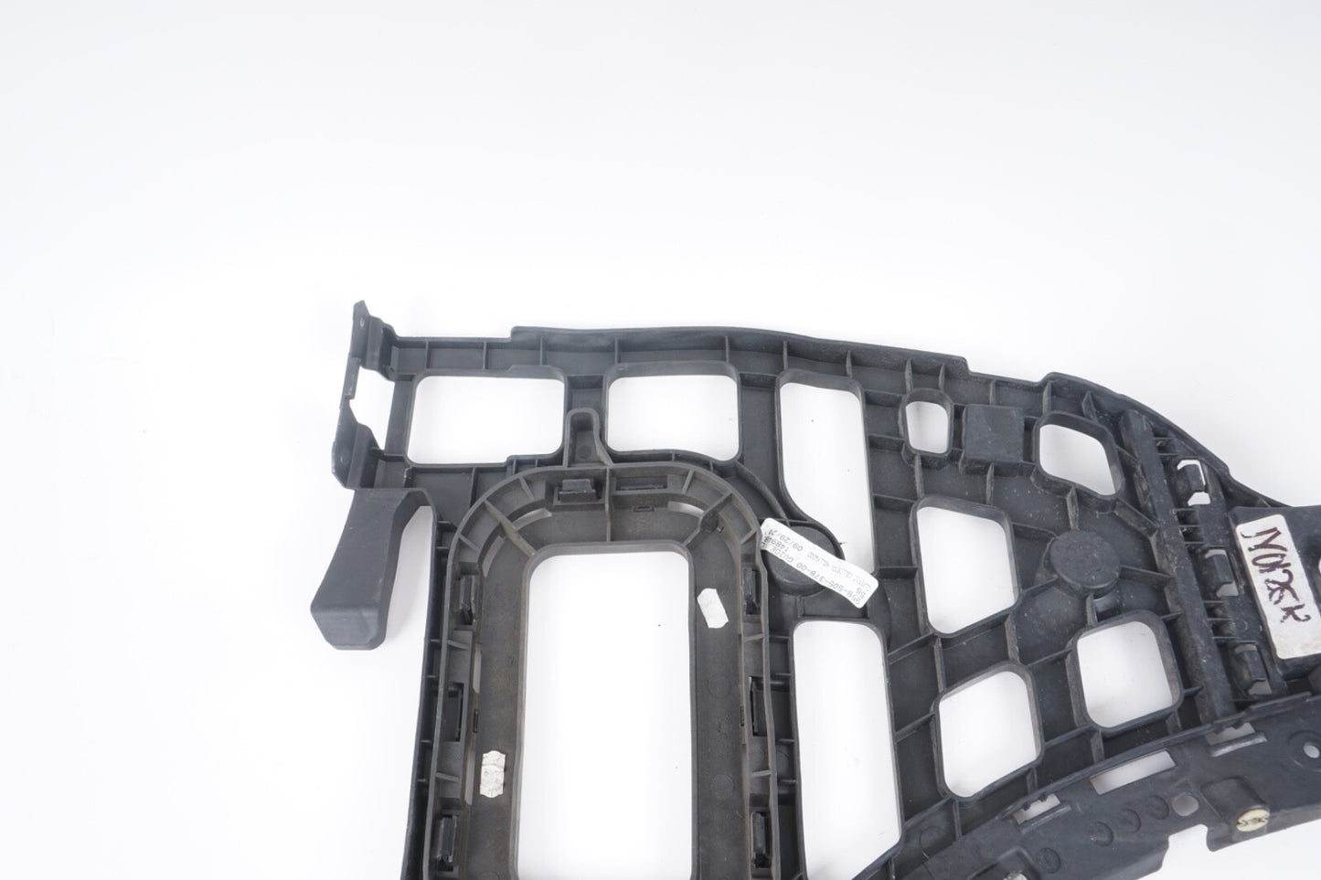 2011 - 2018 Porsche Cayenne  Rear RH Bumper Cover Bracket Guide
