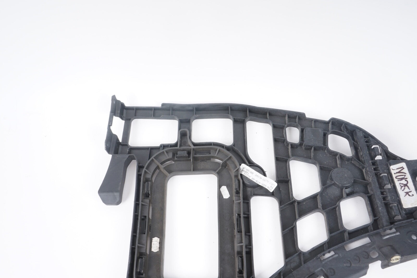 2011 - 2018 Porsche Cayenne  Rear RH Bumper Cover Bracket Guide