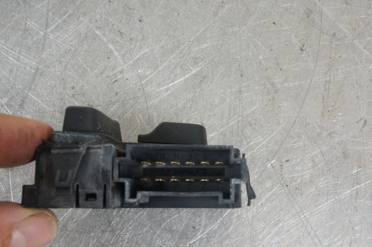 08-15 Mercedes W204 C300 C350 Front Right Passenger Seat Control Switch OEM