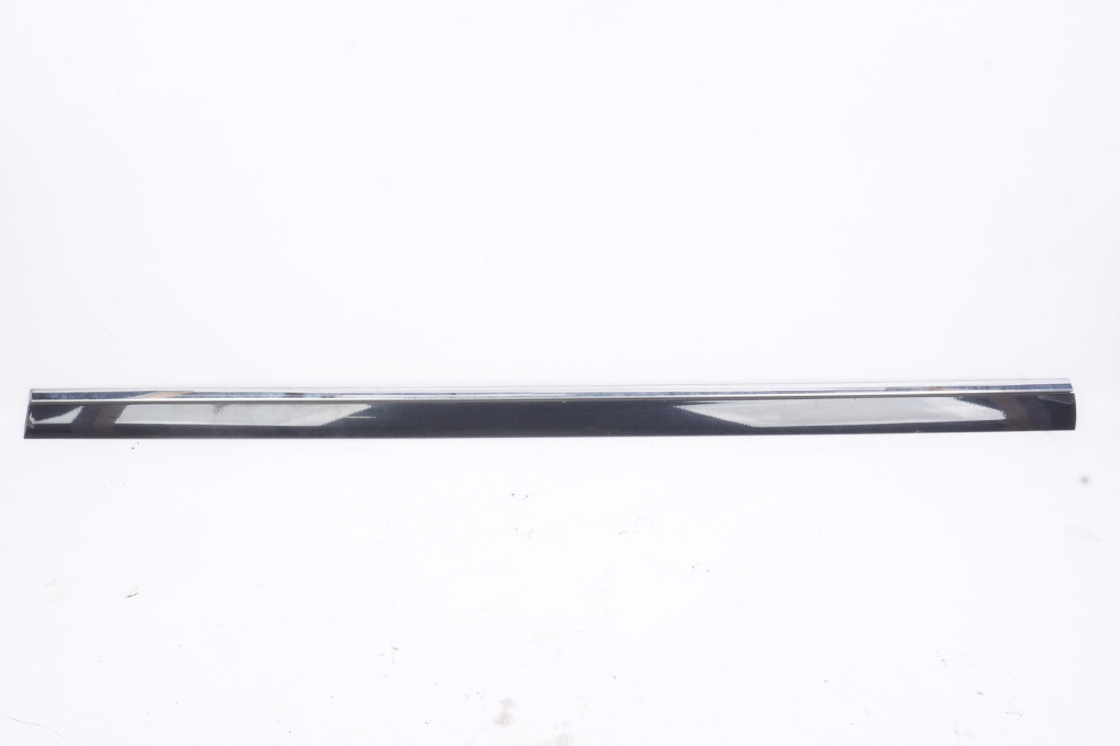 2004 - 2010 AUDI A8L D3 4.2 Front Left Door Molding OEM 4E0853953