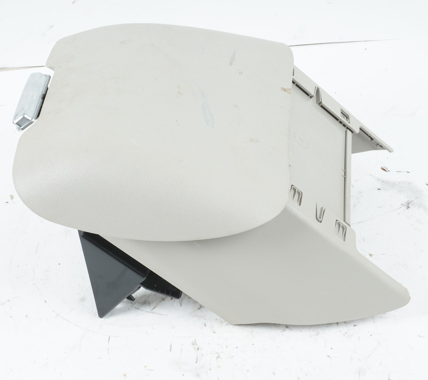 2017 - 2020 CHRYSLER PACIFICA DASH PANEL CENTER STORAGE BIN TRAY  OEM