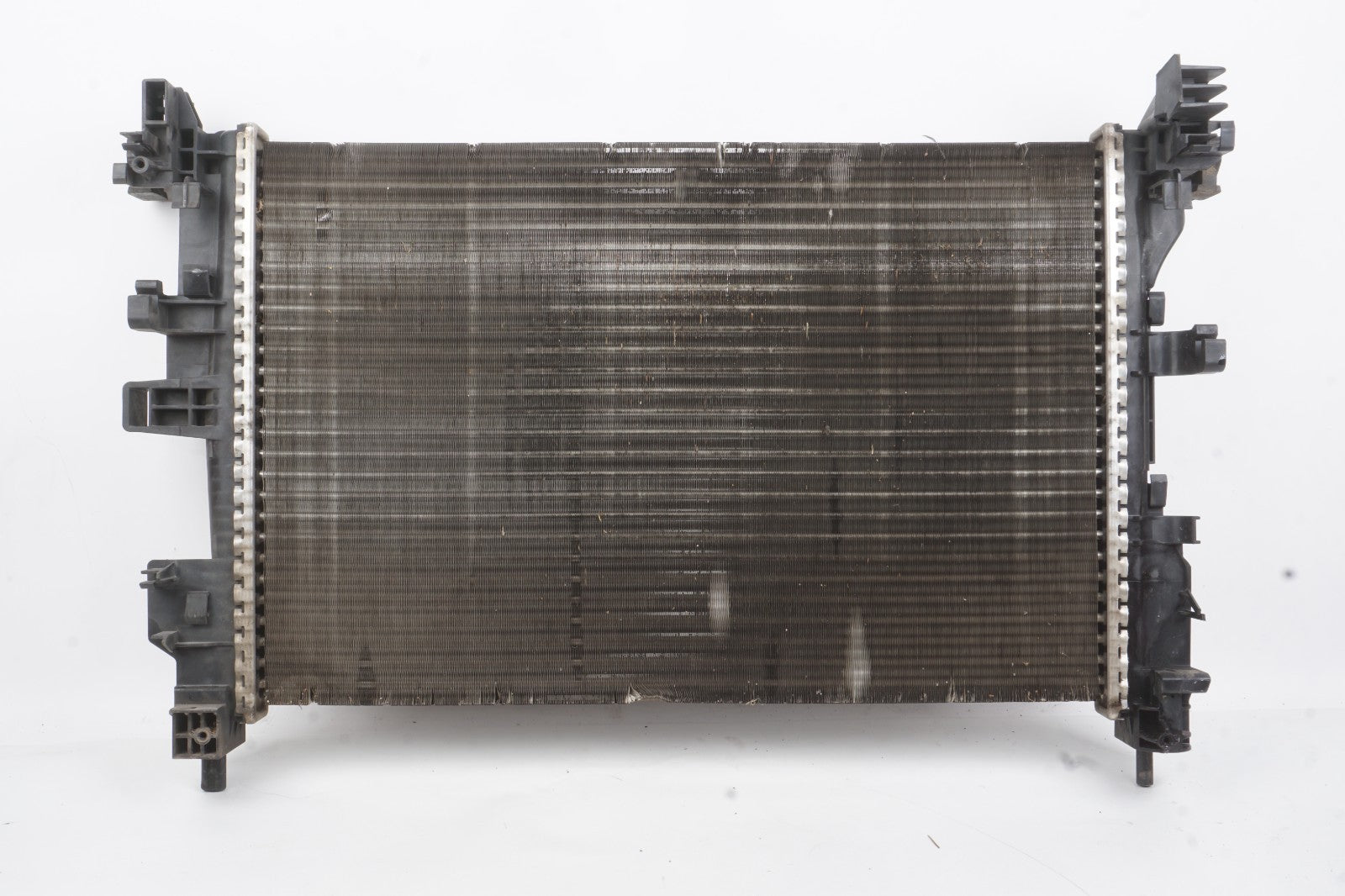 2018 - 2021 Jeep Renegade 2.4l Engine Cooling Radiator OEM