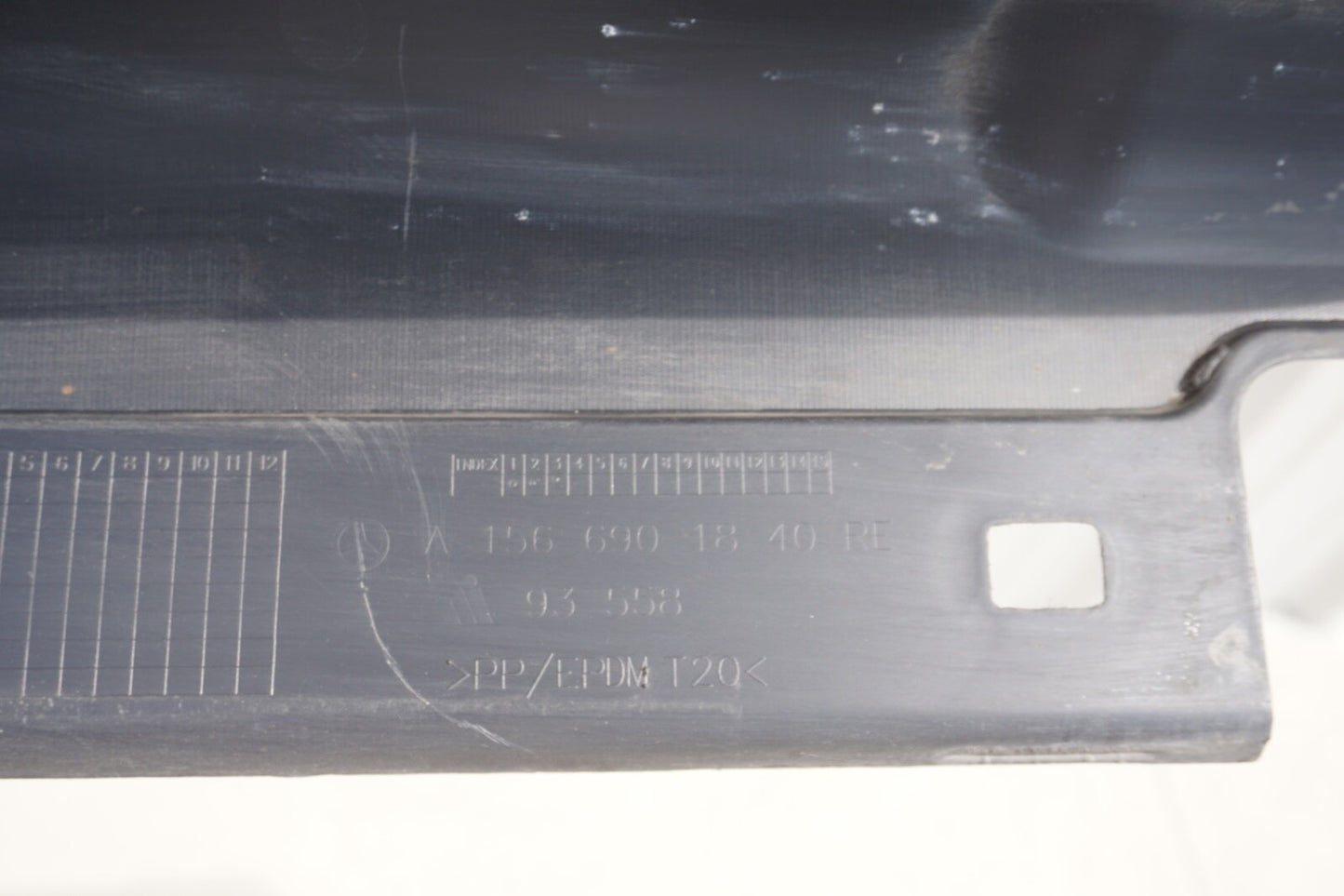 2015-2020 MERCEDES GLA250 X156 RIGHT PASSENGER SKIRT ROCKER PANEL MOLDING OEM