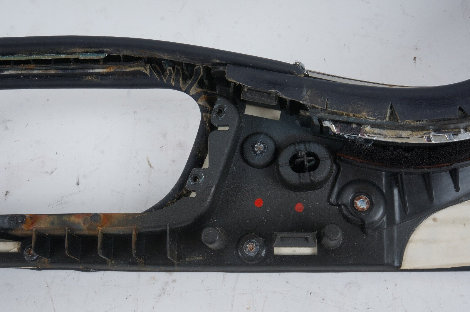 2011 - 2020 BENTLEY MULSANNE FRONT PASSENGER SIDE SEAT BEZEL TRIM