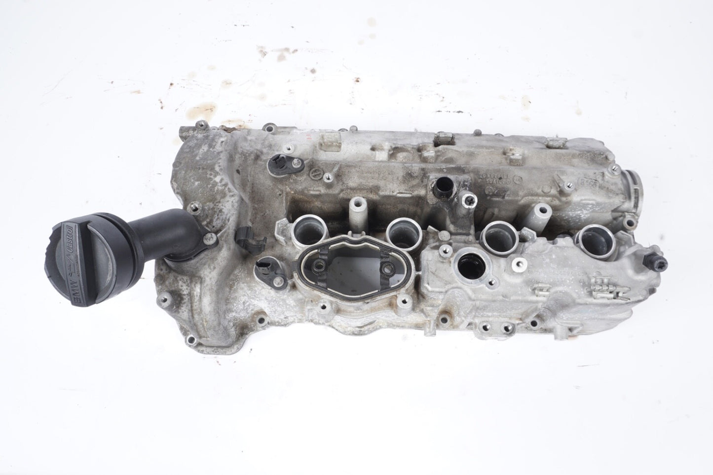 12-18 BMW F01 F10 550i 750i Right Side Engine Valve Cover 7622487 7603060 OEM