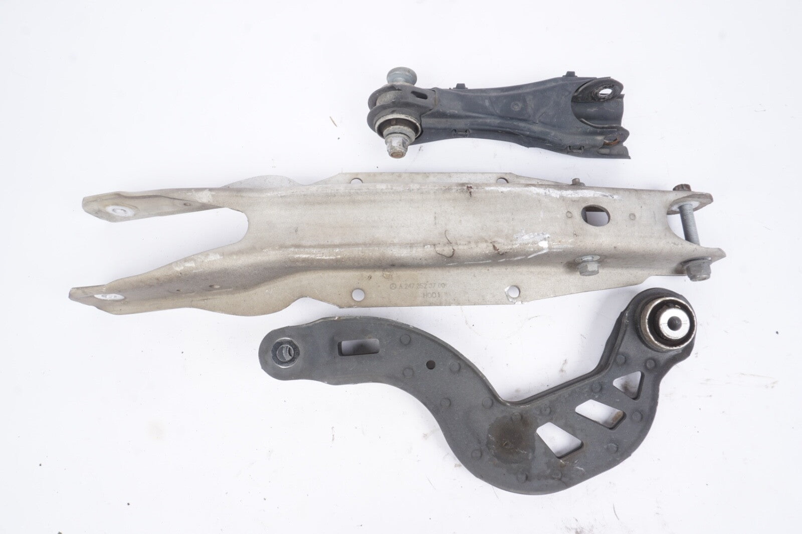 2015 - 2020 MERCEDES GLA250 X156 REAR RIGHT SUSPENSION CONTROL ARM SET OF 3 OEM