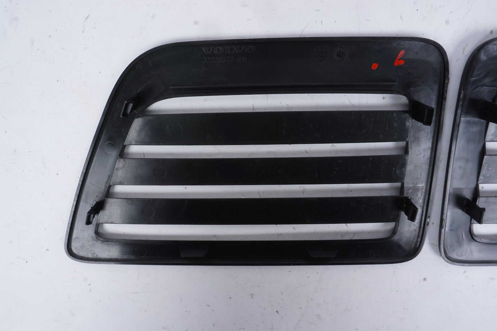 2021 - 2024 Polestar 2 Floor Heater Vent Grille Front Right & Left  OEM