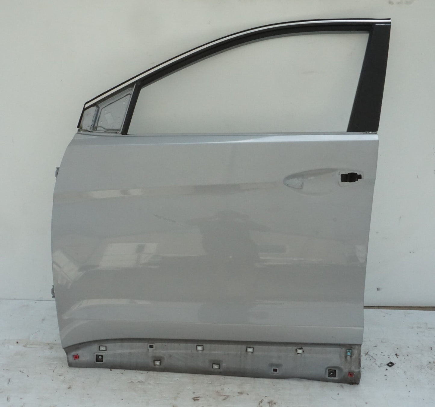 2013-2018 HYUNDAI SANTA FE FRONT LEFT DRIVER SIDE DOOR SHELL OEM