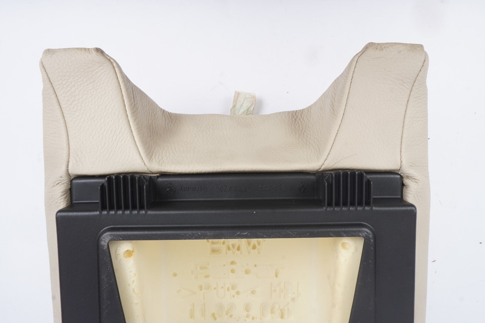 2004 - 2010  BMW 650i E63 E64 Rear Center Seat Armrest Cushion 7039808 OEM