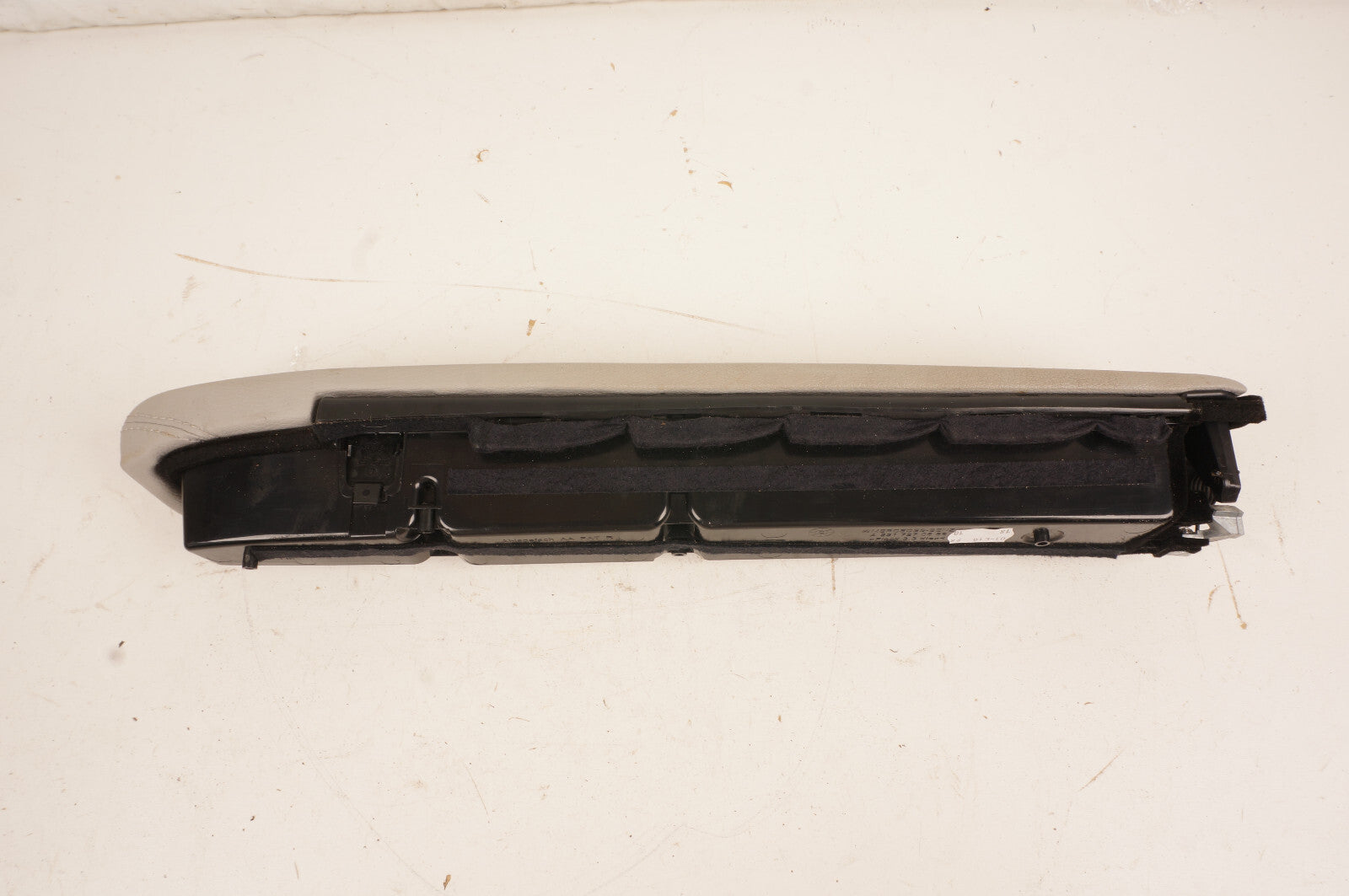 10 - 13 MERCEDES S550 W221 FRONT RIGHT PASS SIDE DOOR STORAGE BOX OEM