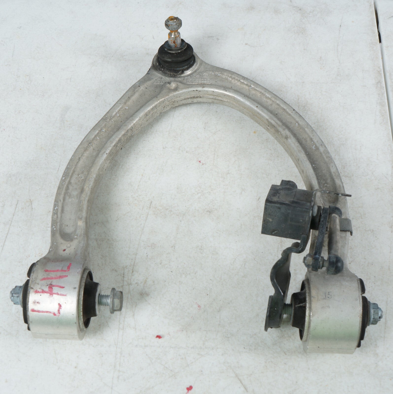 07-13 Mercedes W221 S550 CL600 FRONT RIGHT PASSENGER SIDE UPPER CONTROL ARM OEM