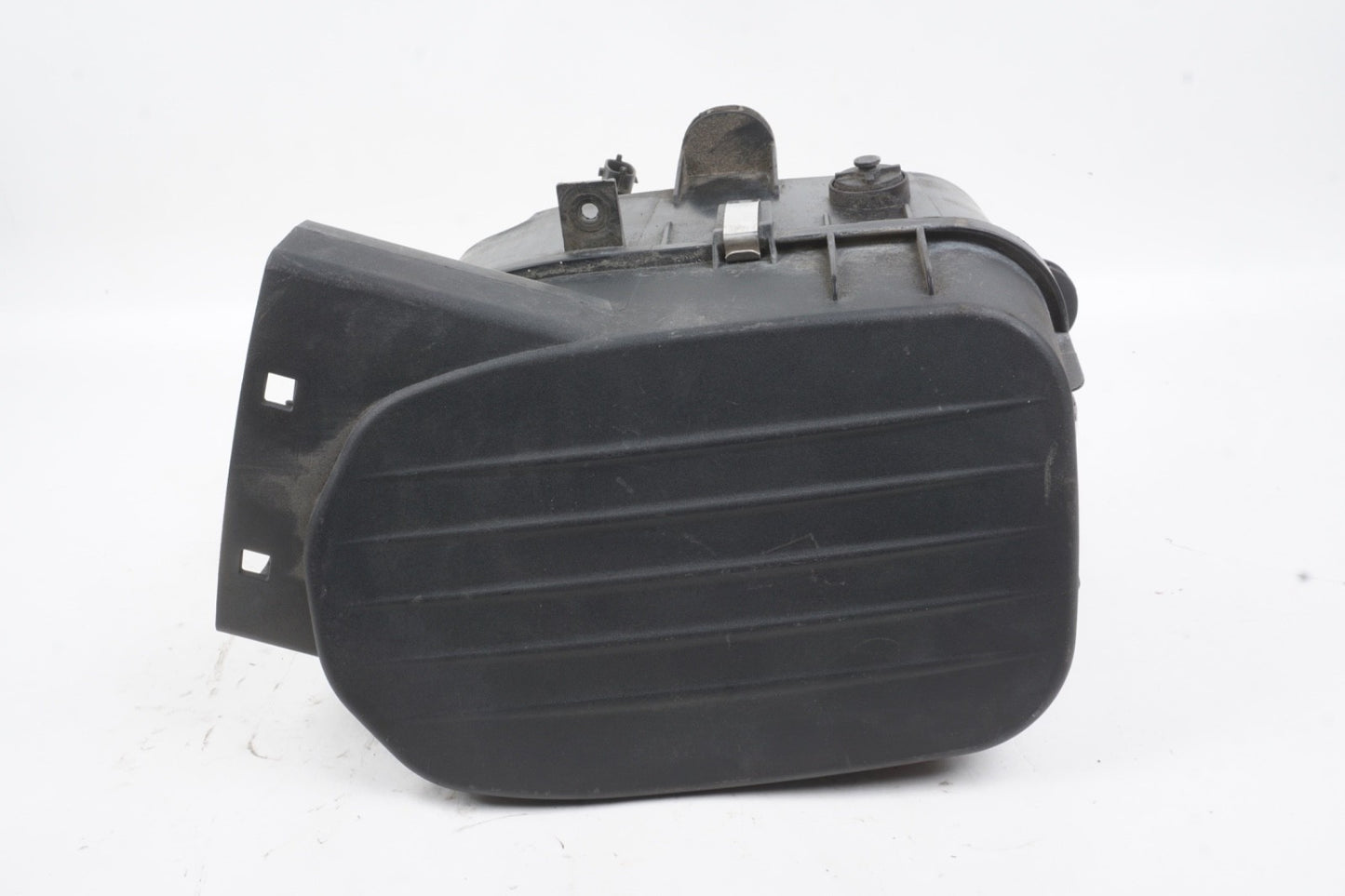 2014 - 2017 Maserati Ghibli Right Side Engine Air Intake Filter Black 70552746
