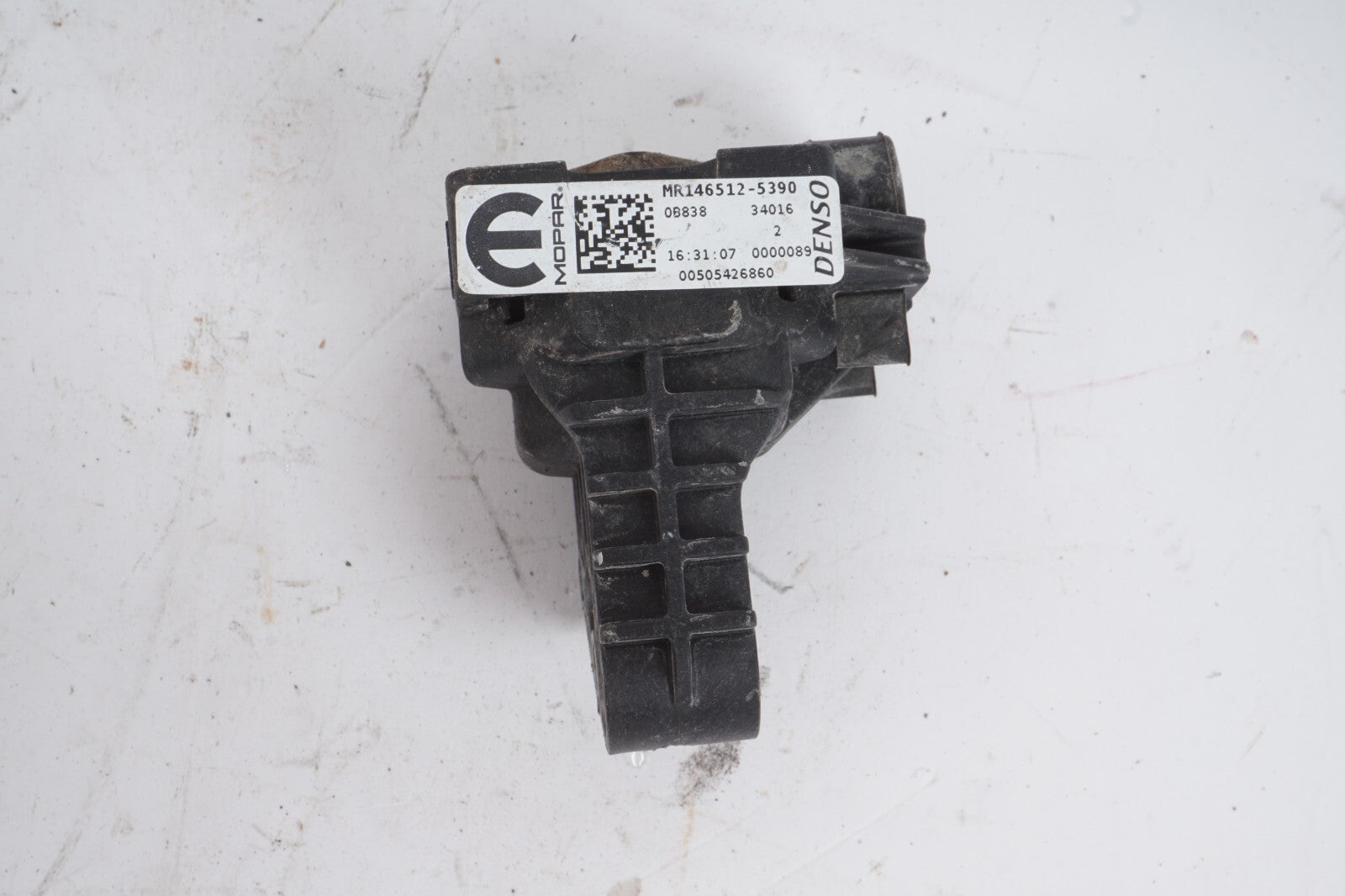 17 - 24 Alfa Romeo Giulia 2.0 RADIATOR CORE BRACKET SUPPORT LEFT DRIVER SIDE OEM