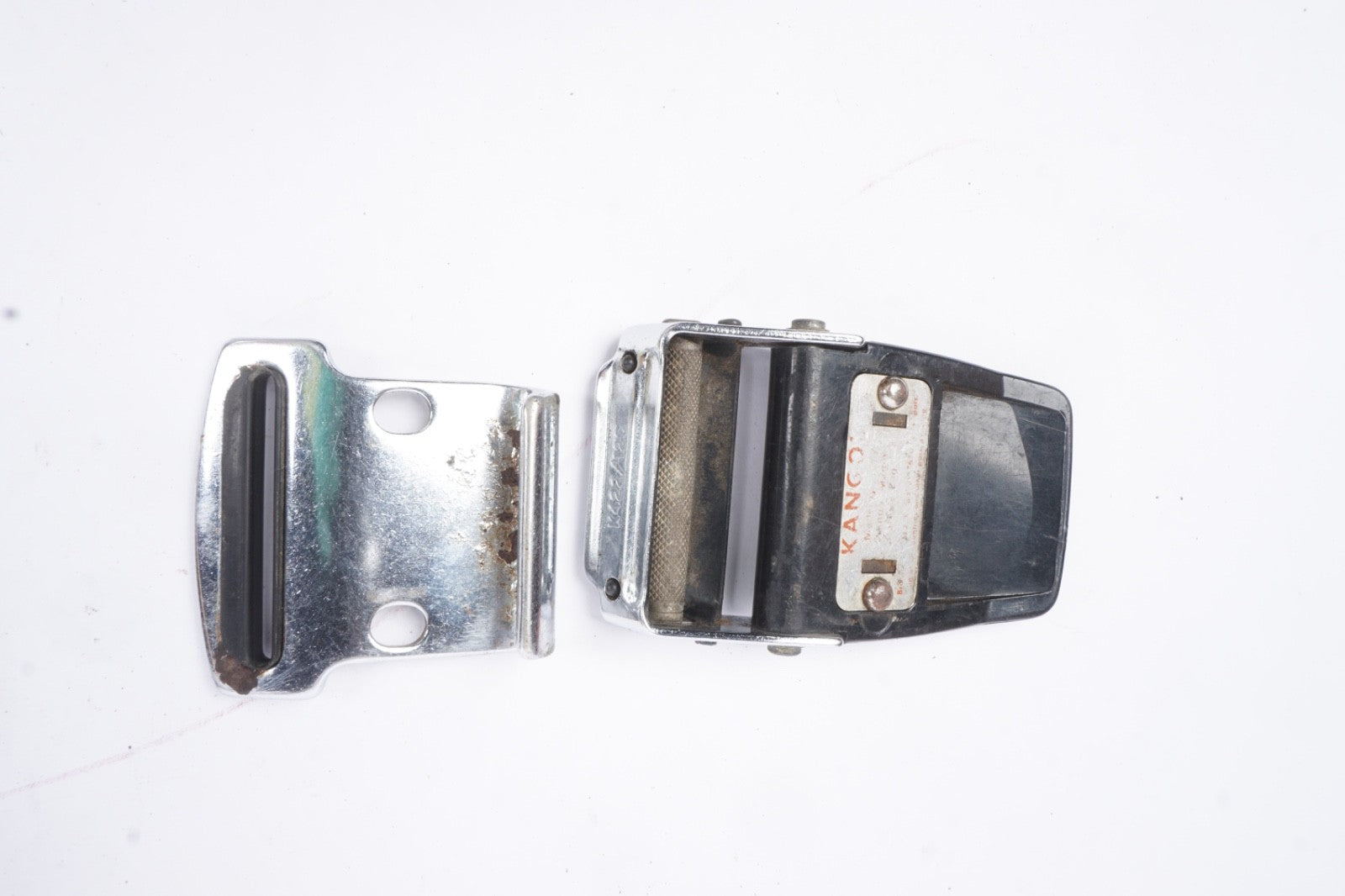 Mercedes-Benz W108 W110 W111 W112 KANGOL Seat Belt Clip