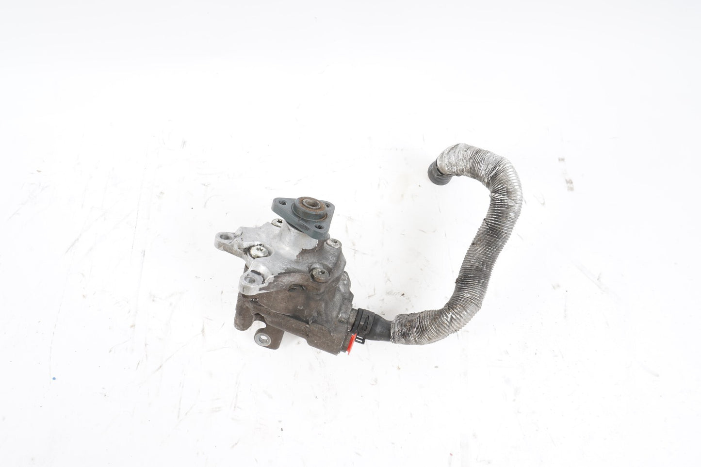2011-2016 PORSCHE CAYENNE Power Steering Pump 97034704904 OEM