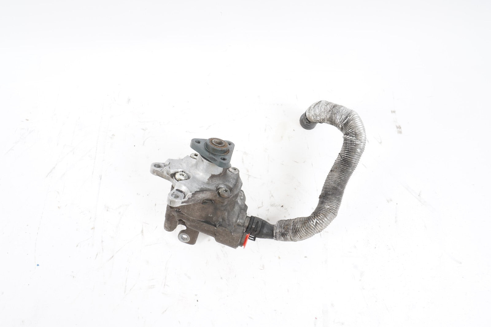 2011-2016 PORSCHE CAYENNE Power Steering Pump 97034704904 OEM