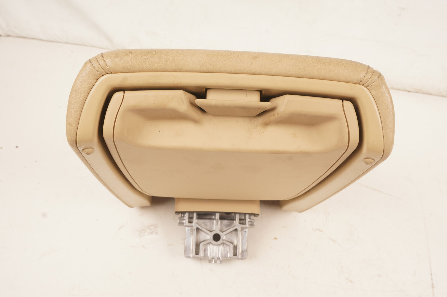 12-17 AUDI 4G A7 FRONT CENTER CONSOLE ARM REST ARMREST OEM