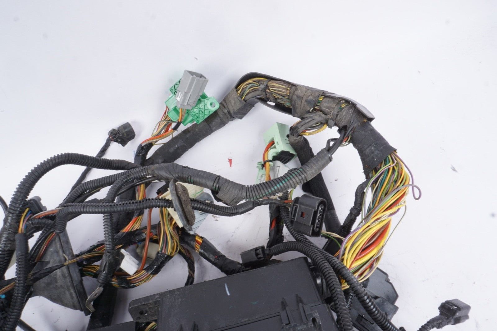 2015 - 2018 FORD FOCUS 1.0 ENGINE WIRING LOOM FUSEBOX F1FT14K733FZA