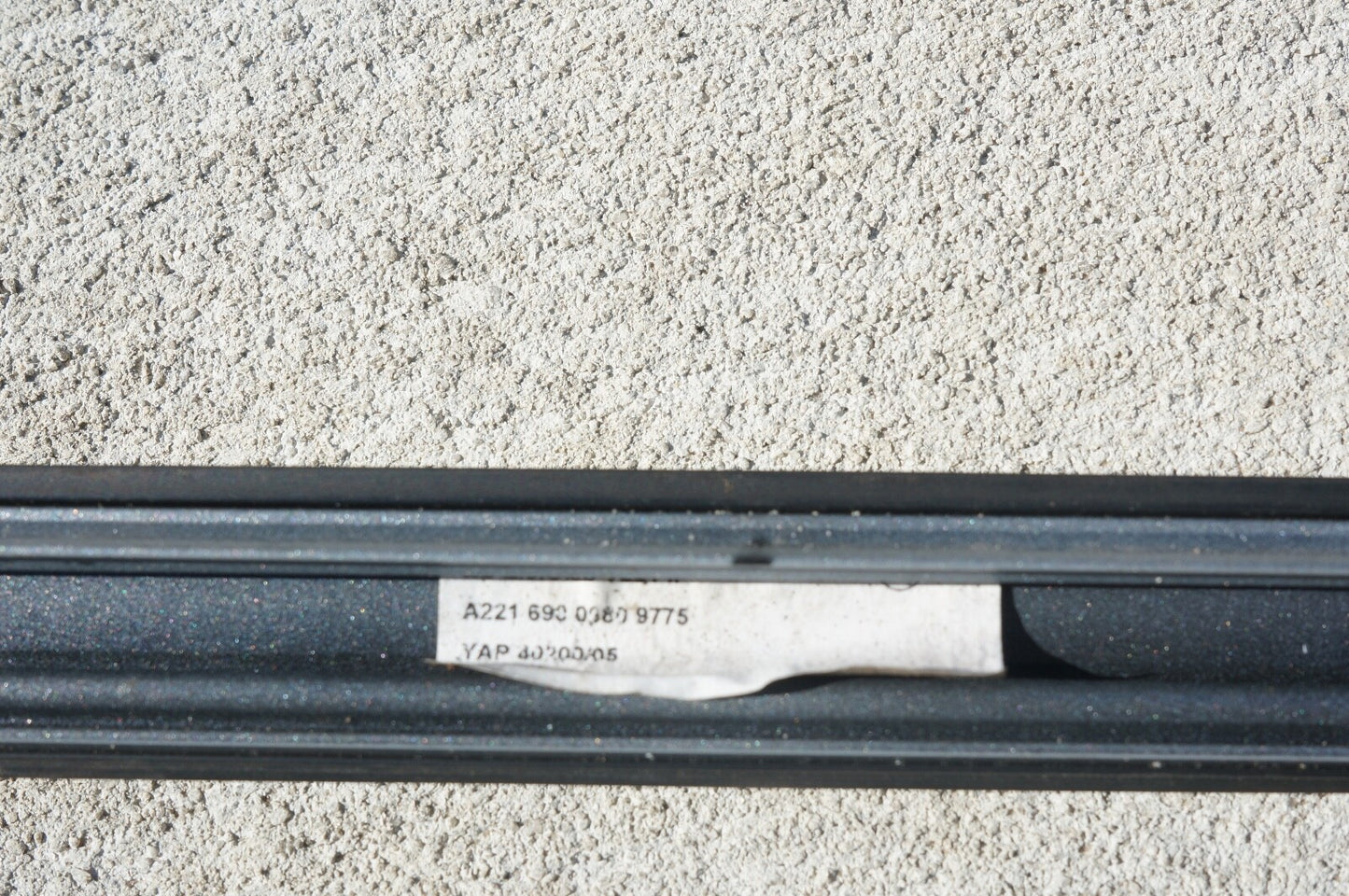 2008 MERCEDES S 550 W221 LEFT SUN ROOF TRIM MOLDING TRIM PAIR