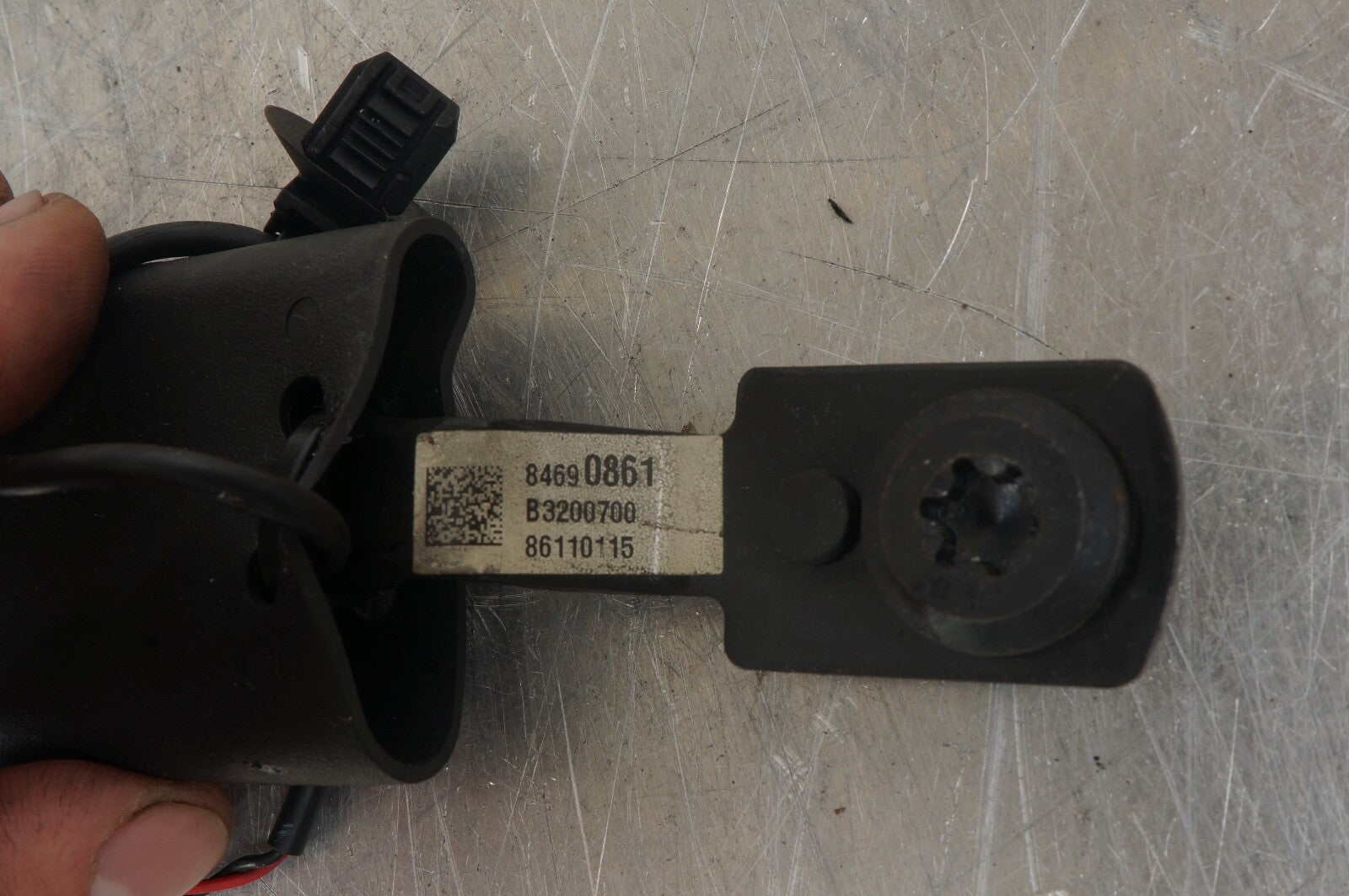 2020-2022 CADILLAC CT4 FRONT RIGHT SEAT BELT BUCKLE BLACK 84690861 OEM