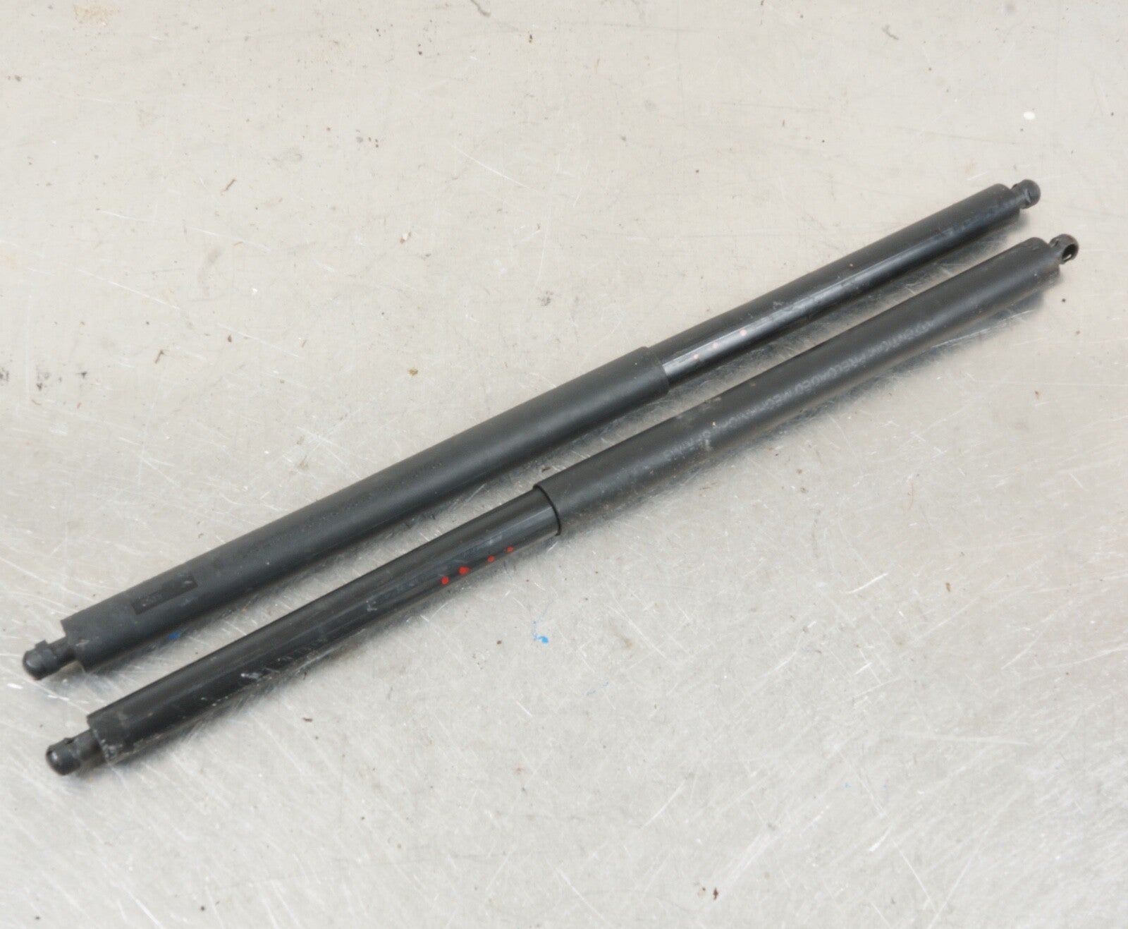 2006 - 2013 VOLVO C70 TRUNK LID REAR SHOCK LEFT AND RIGHT PAIR SHOCKS