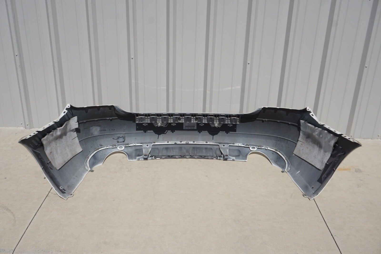 2010 2011 2012 2013 MERCEDES E350 CONVERTIBLE  COUPE REAR BUMPER COVER OEM