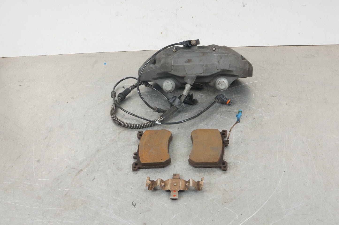 2013 - 2020 MERCEDES SL400 OEM 3.0L RWD FRONT RIGHT BRAKE CALIPER