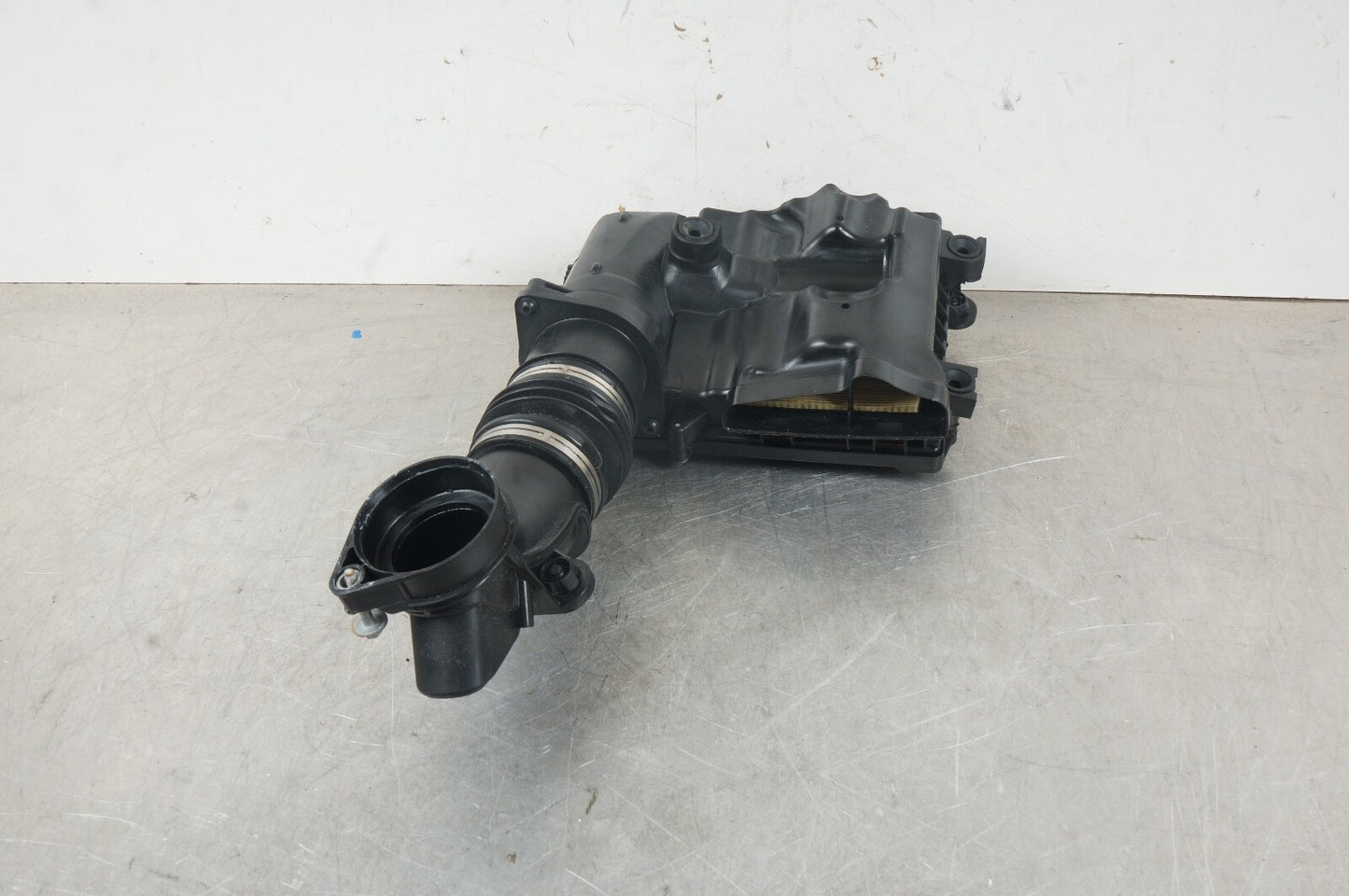 2017 - 2020 MERCEDES-BENZ SL450 AIR CLEANER FILTER BOX A2760903801 OEM LEFT