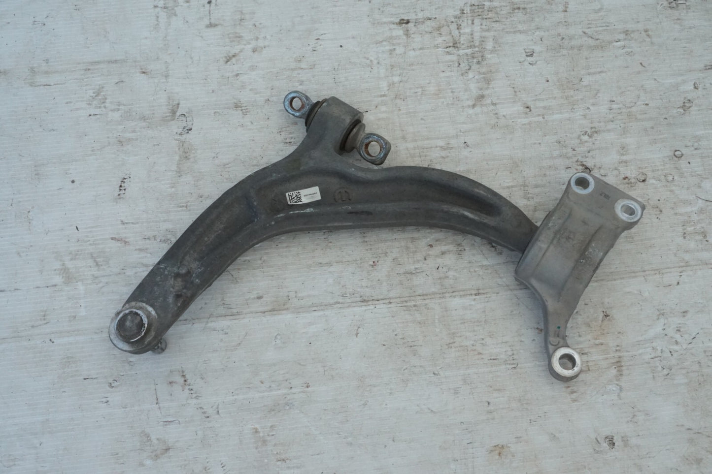 17-20 CHRYSLER PACIFICA FRONT RIGHT PASSENGER SIDE LOWER CONTROL ARM OEM