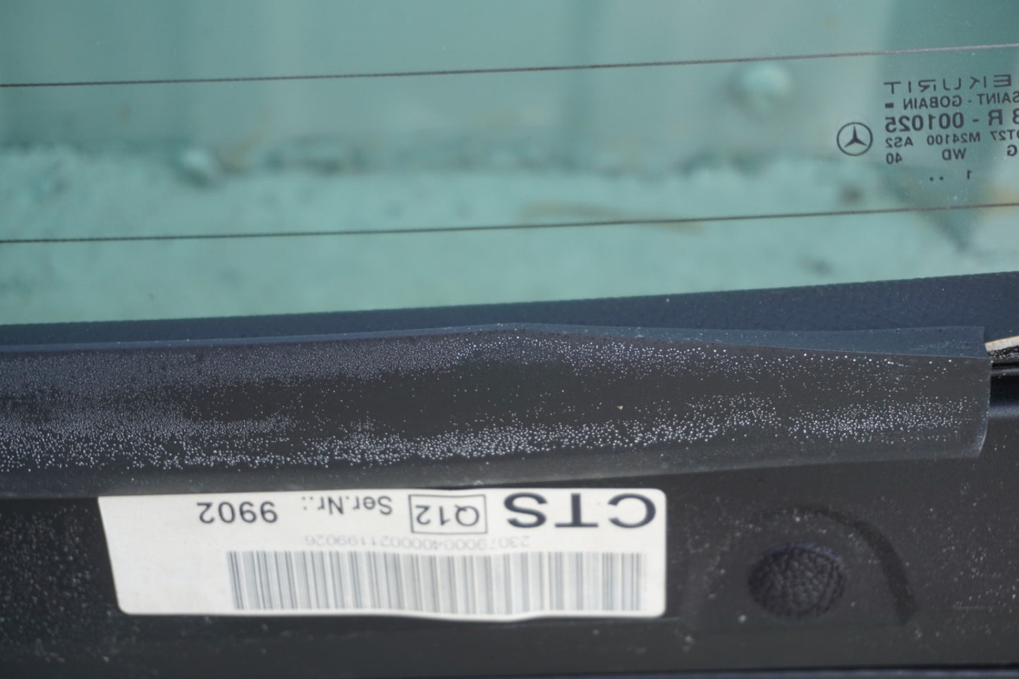 2003 - 2012 Mercedes R230 SL600 SL55 AMG Rear Back Windshield Glass Assembly