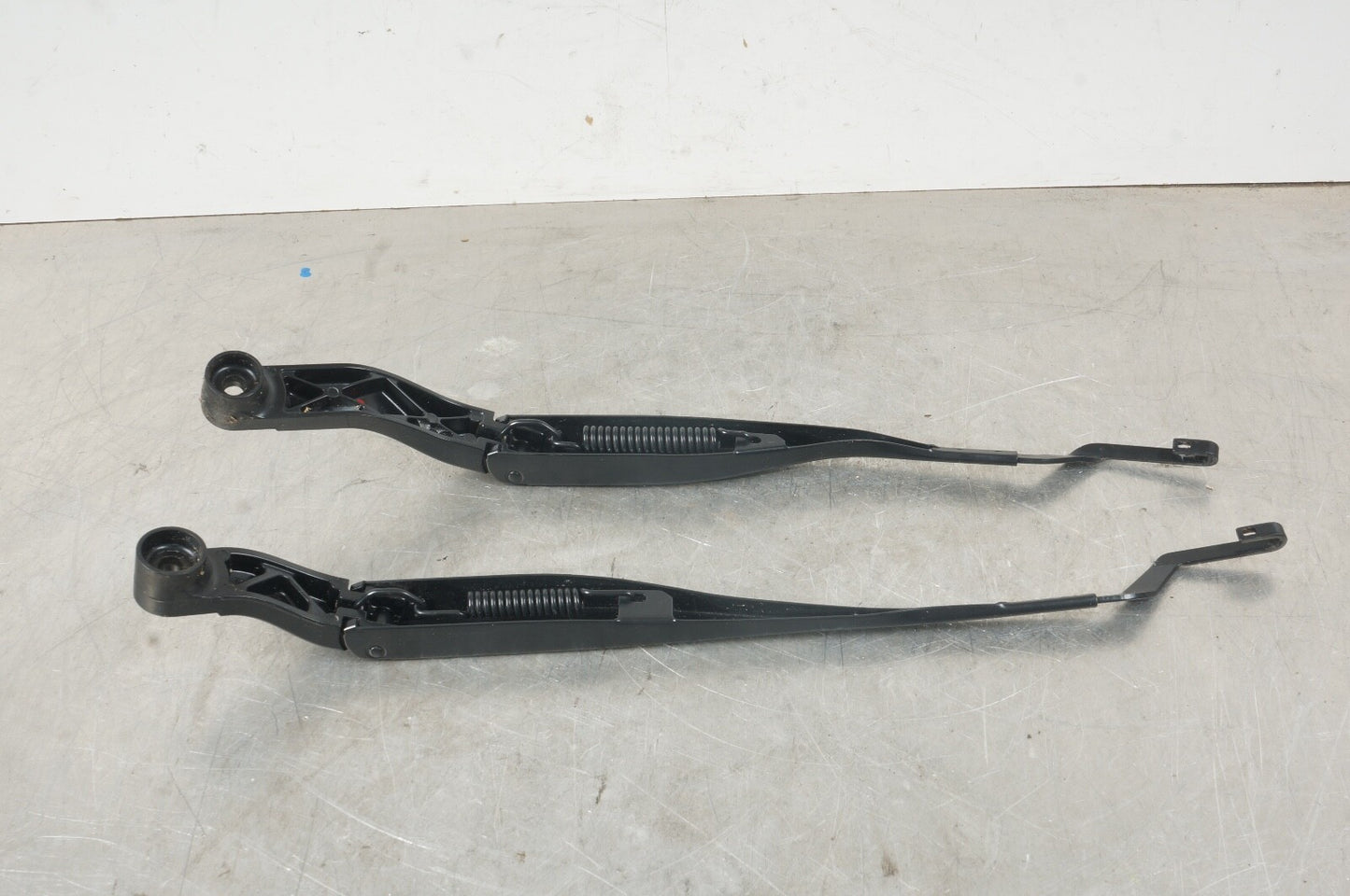 2020-2023 CADILLAC CT4 FRONT LEFT RIGHT SIDE WINDSHIELD WIPER WASHER ARM PAIR