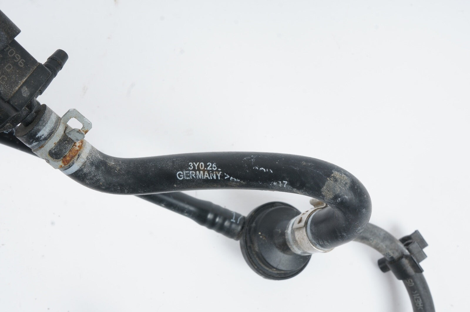 2010 - 2020 Bentley Mulsanne Exhaust System Vacuum Hose Pipe Line